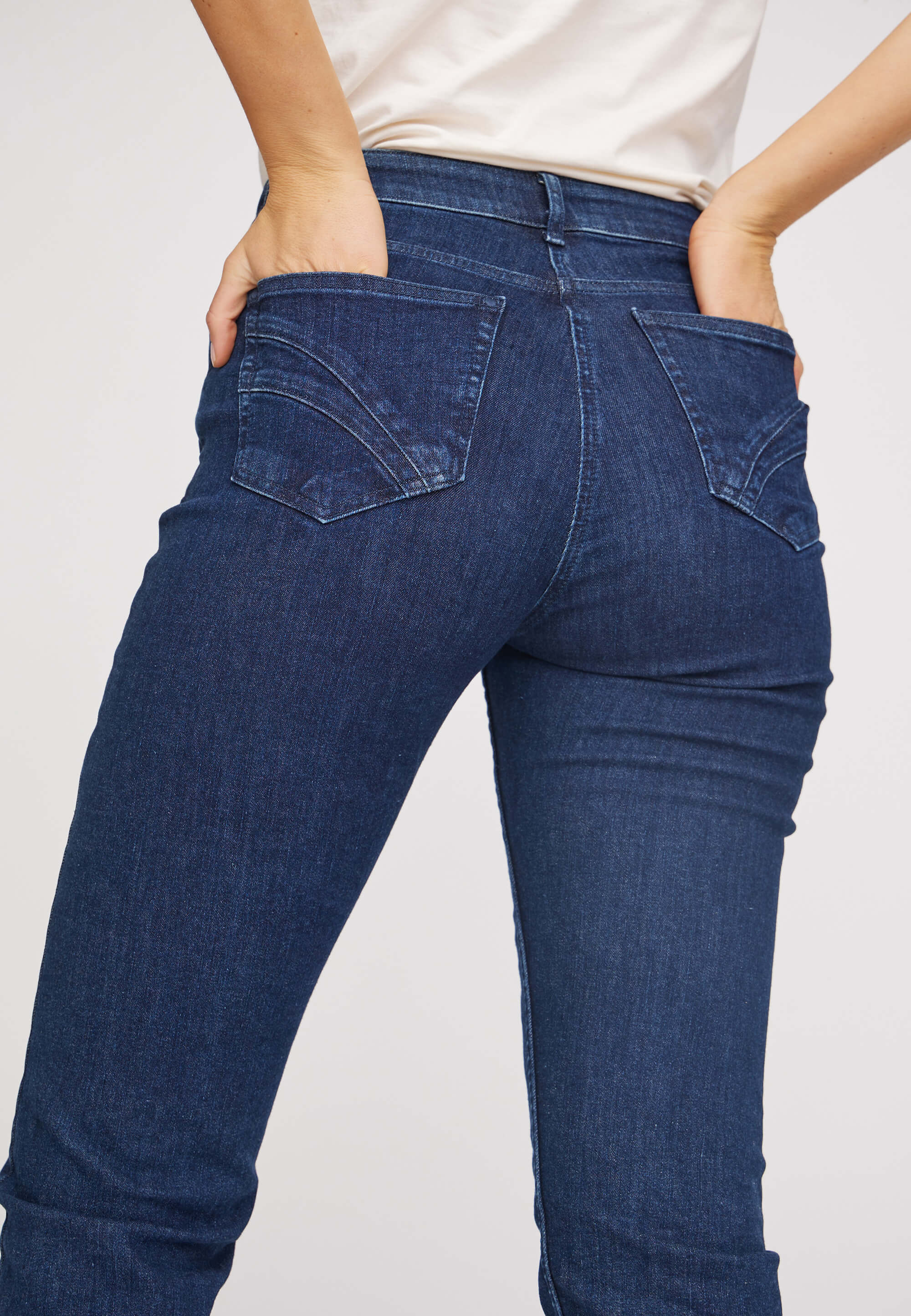 LAURIE Charlotte Regular - Medium Length - Ecolabel Regular 49505 Dark Blue Denim