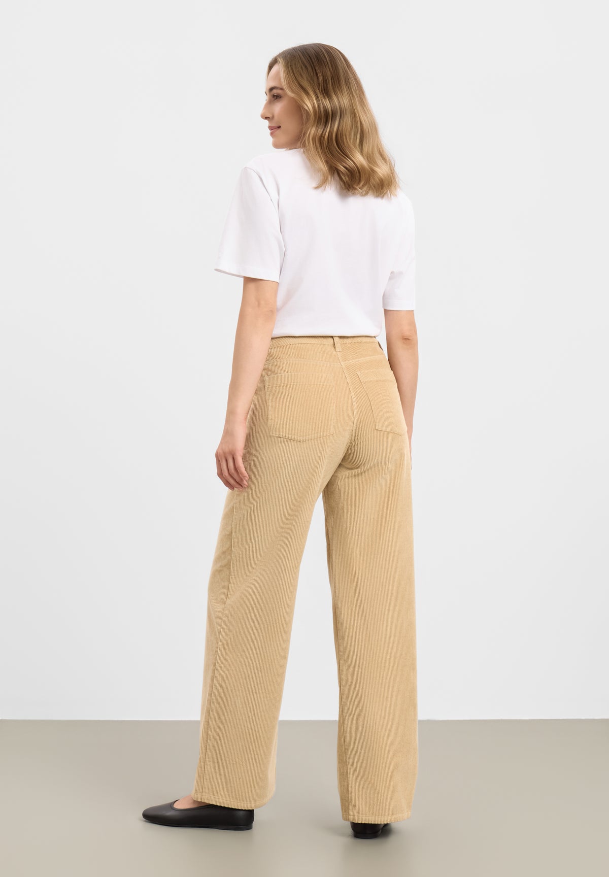 LAURIE Charm Loose ML Loose 28000 Cafe Latte
