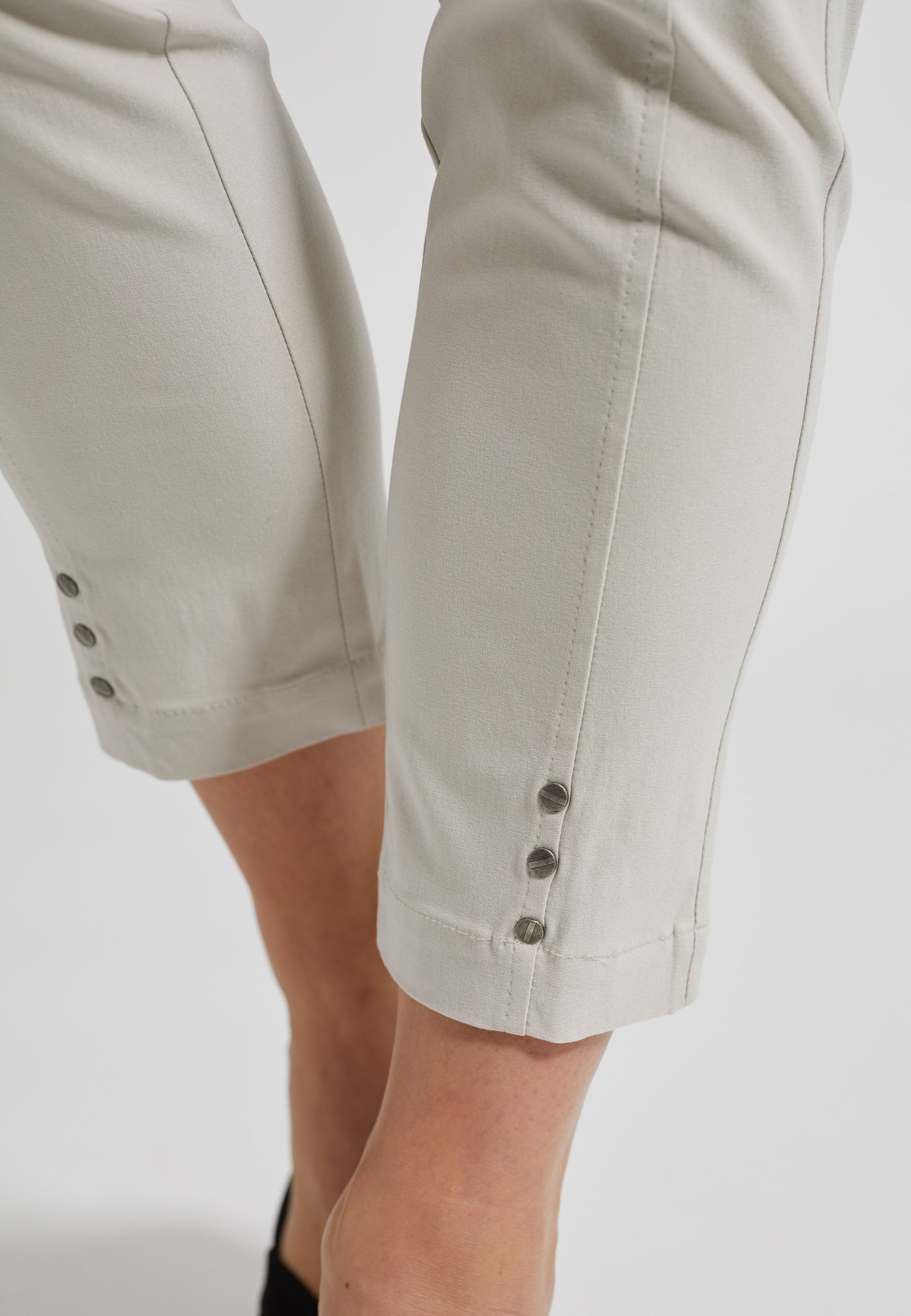 LAURIE Chloe Slim Crop Slim 25137 Grey Sand