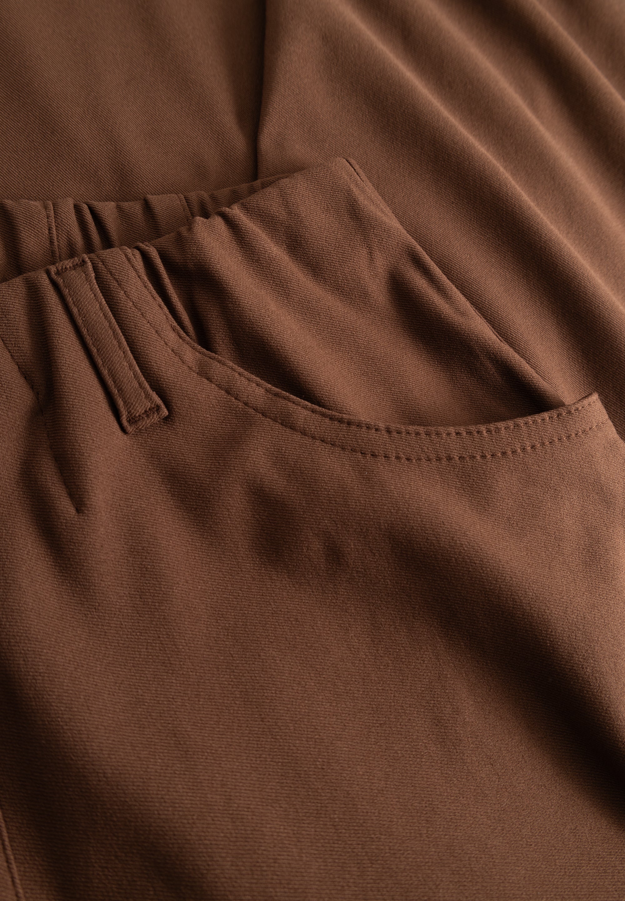 LAURIE Donna Loose - Medium Length Loose 87900 Downtown Brown
