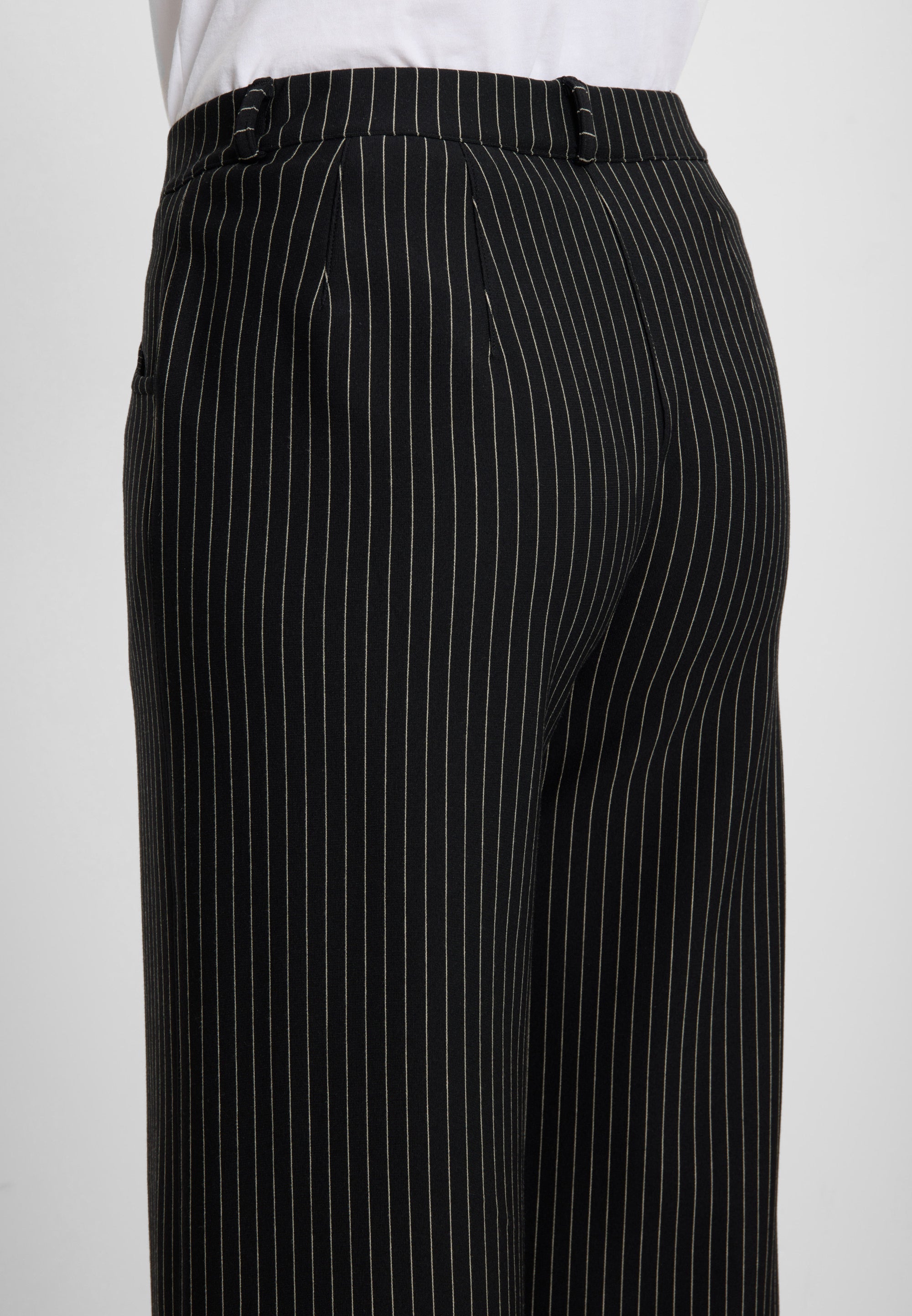 LAURIE Donna Loose - Medium Length Loose 99027 Black Stripe Brushed