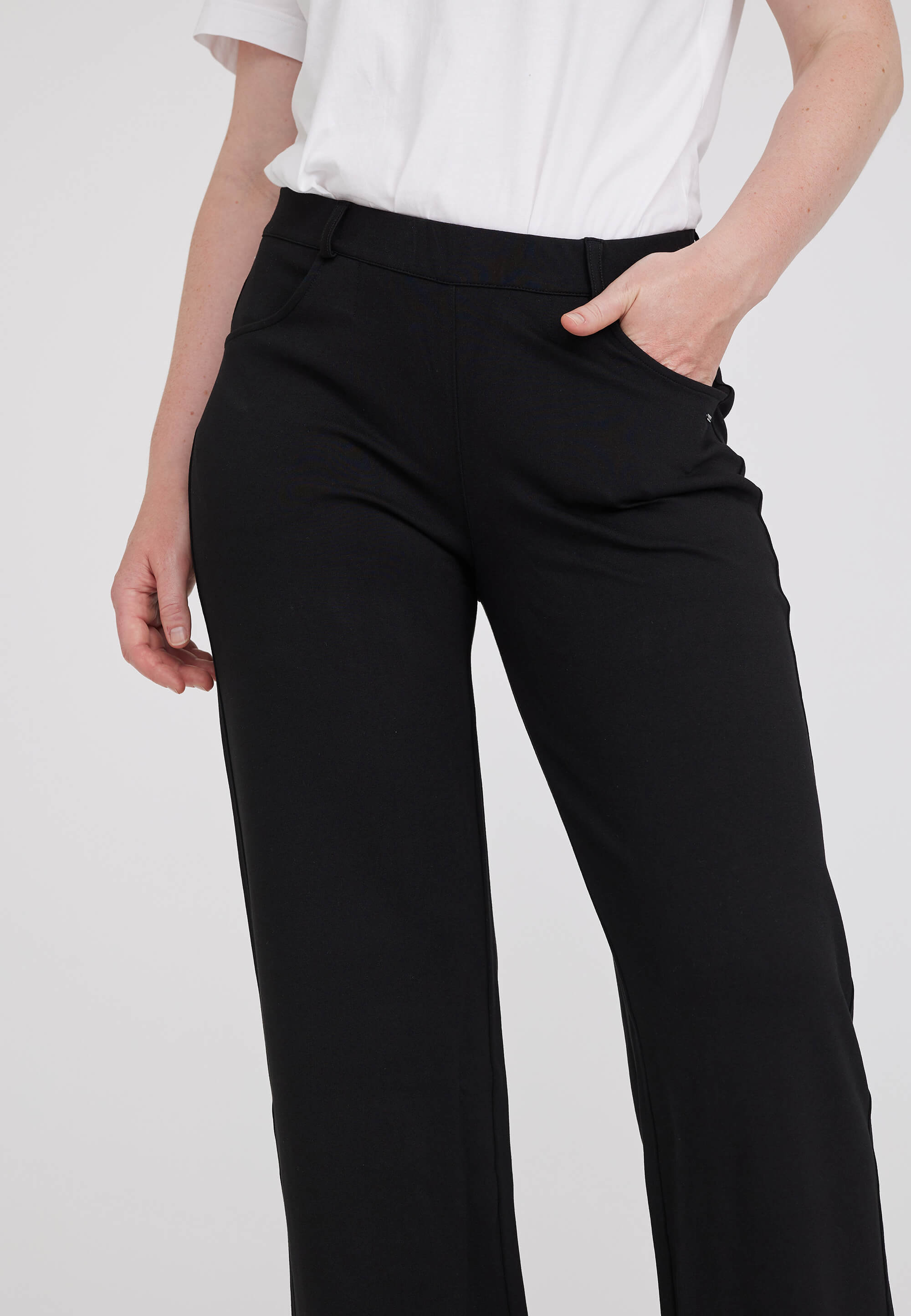 LAURIE  Donna Loose - Medium Length Trousers LOOSE 99147 Black