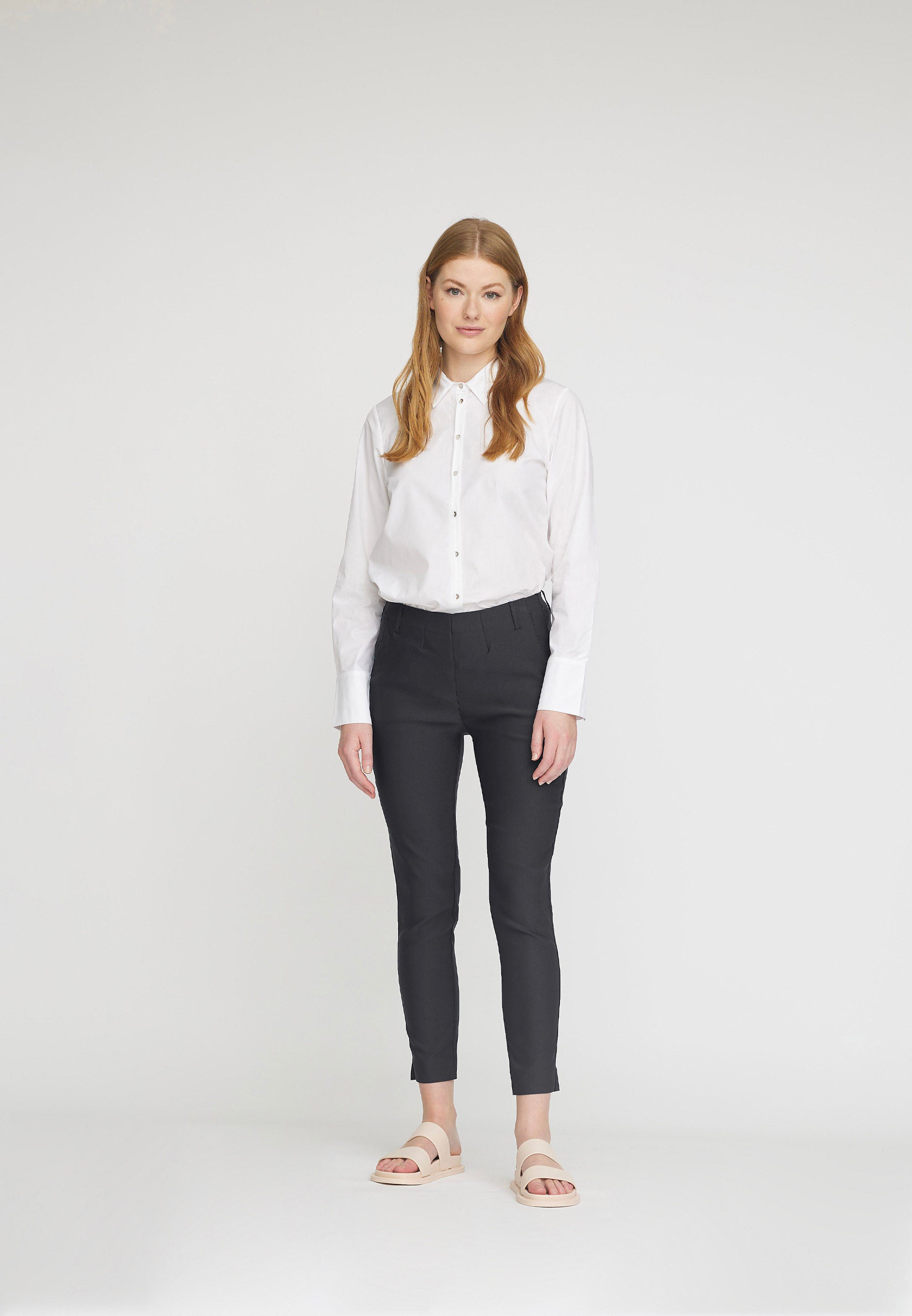 LAURIE Elizabeth Slim Crop Slim 99000 Black