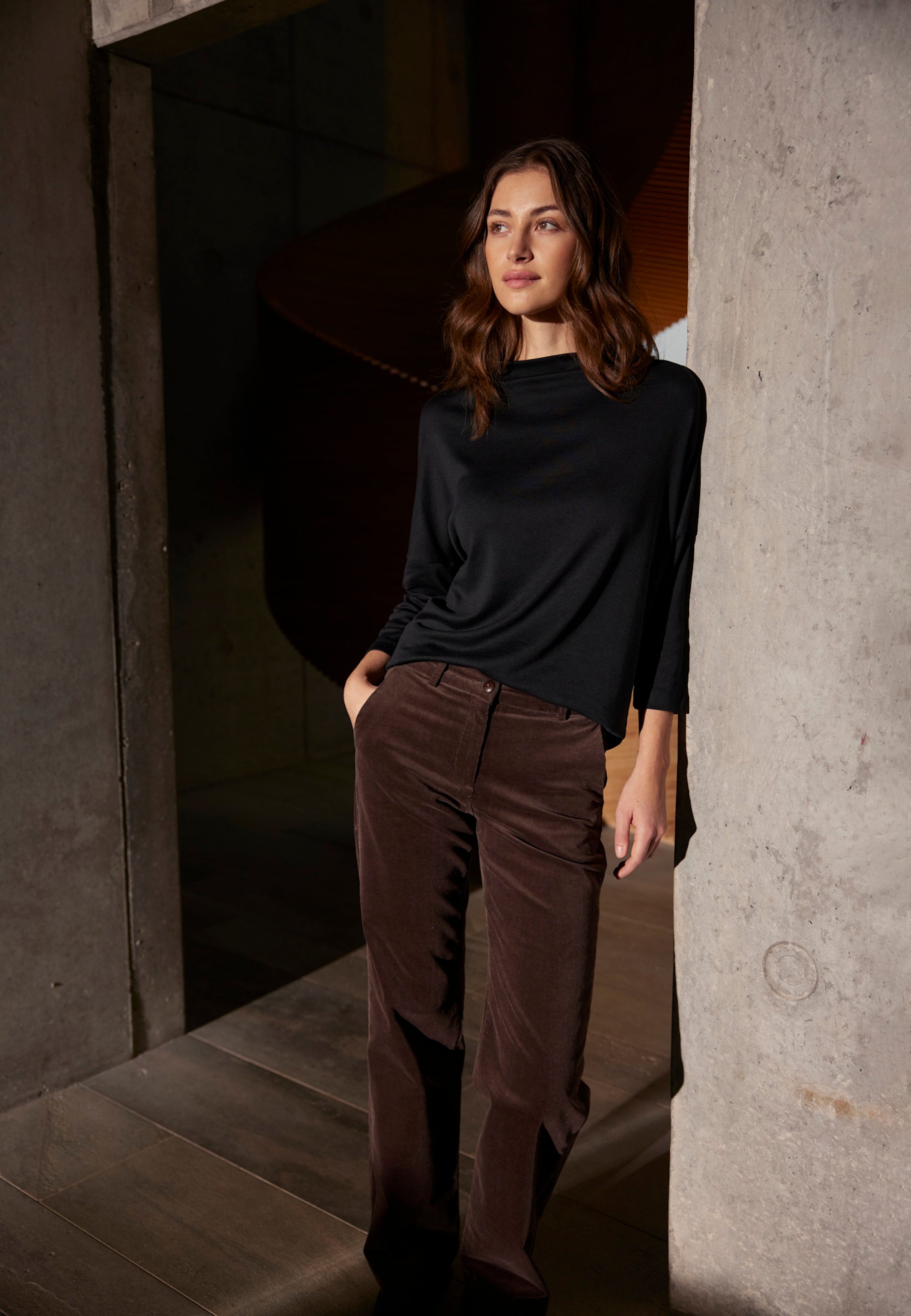 LAURIE Judy Straight Corduroy - Medium Length Straight 88000 Brown