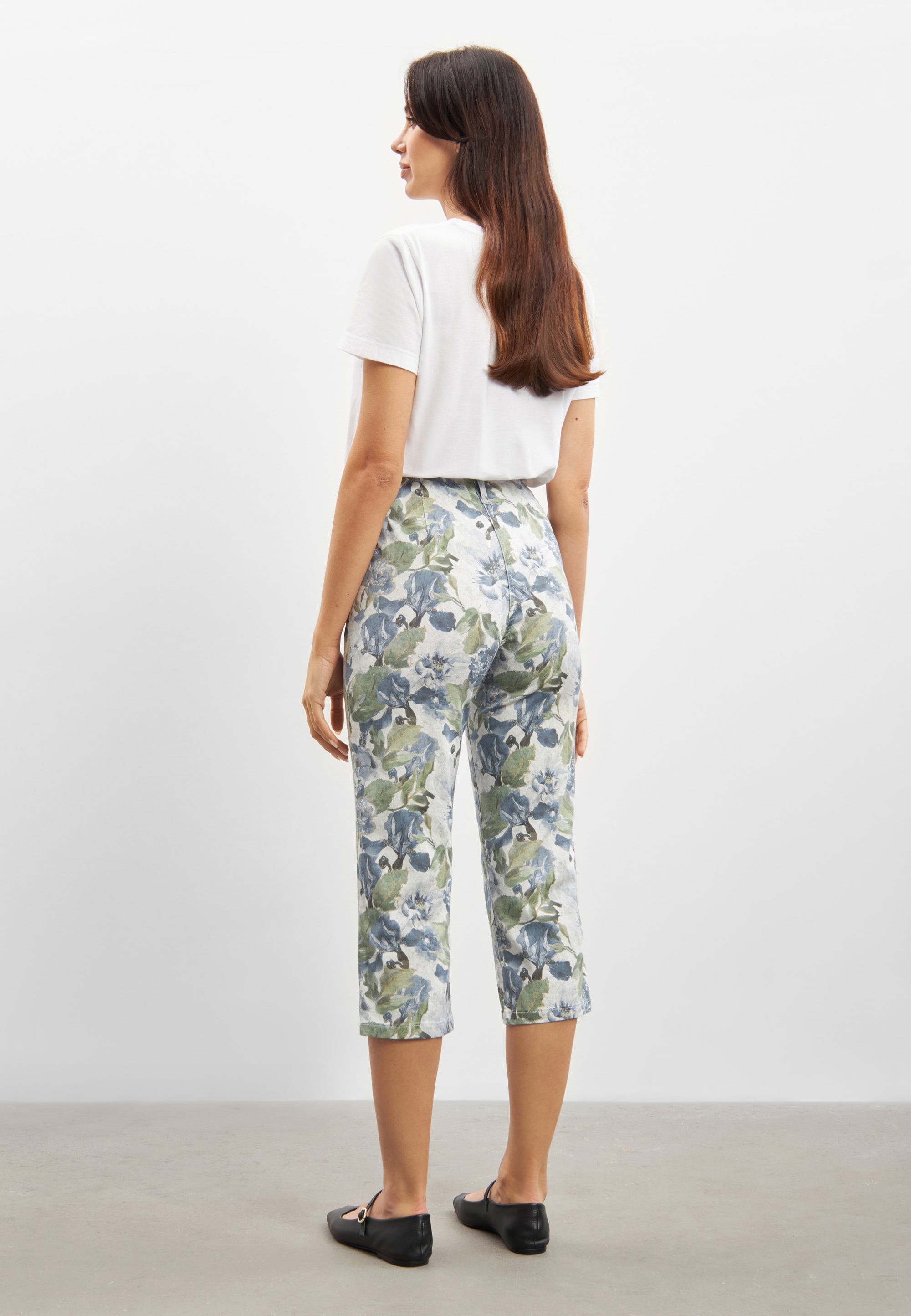 LAURIE Kelly Regular Capri - Medium Length Regular 43036 Dove Flower
