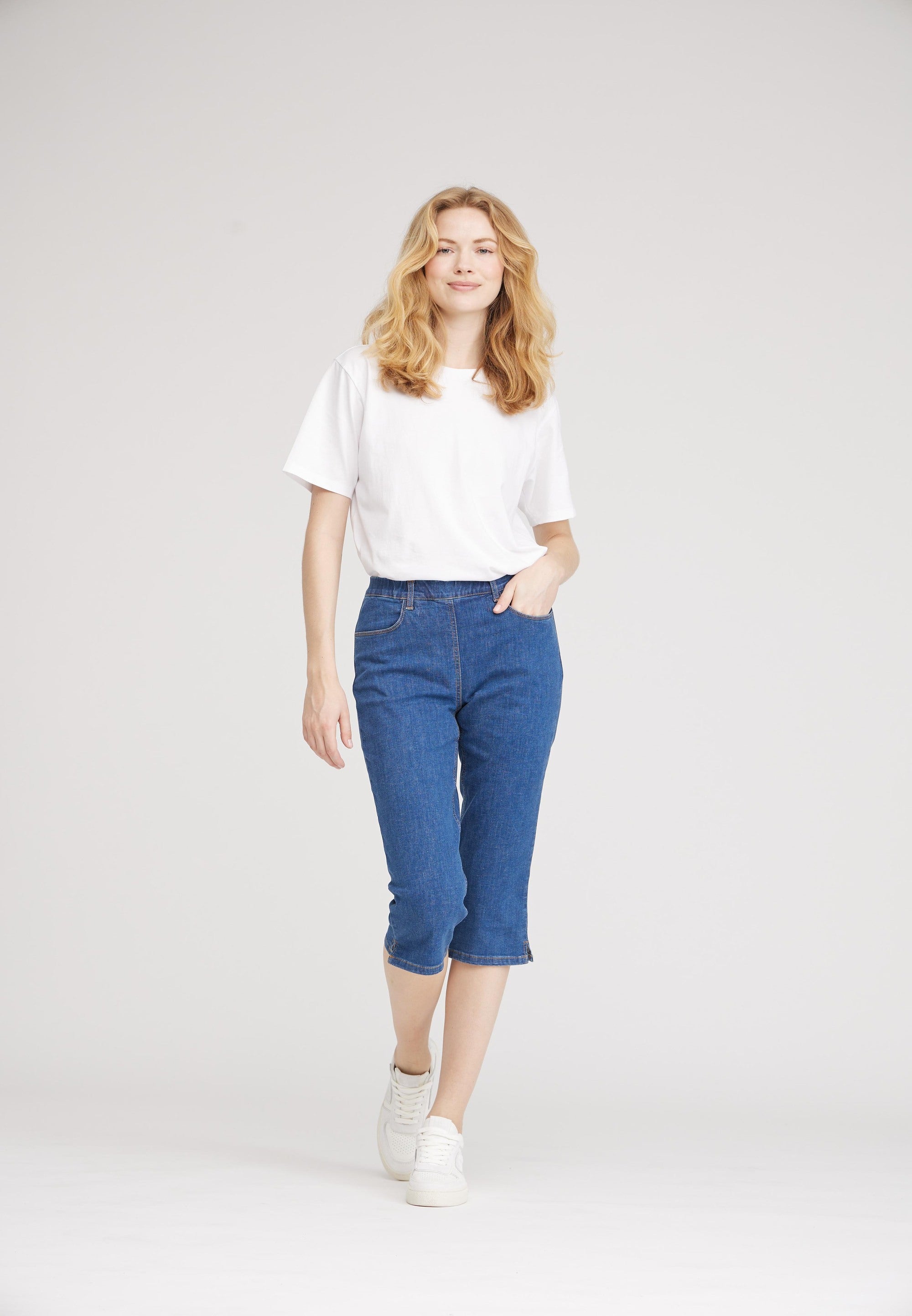 LAURIE Kelly Regular Capri Short Length Regular 49401 Blue Denim