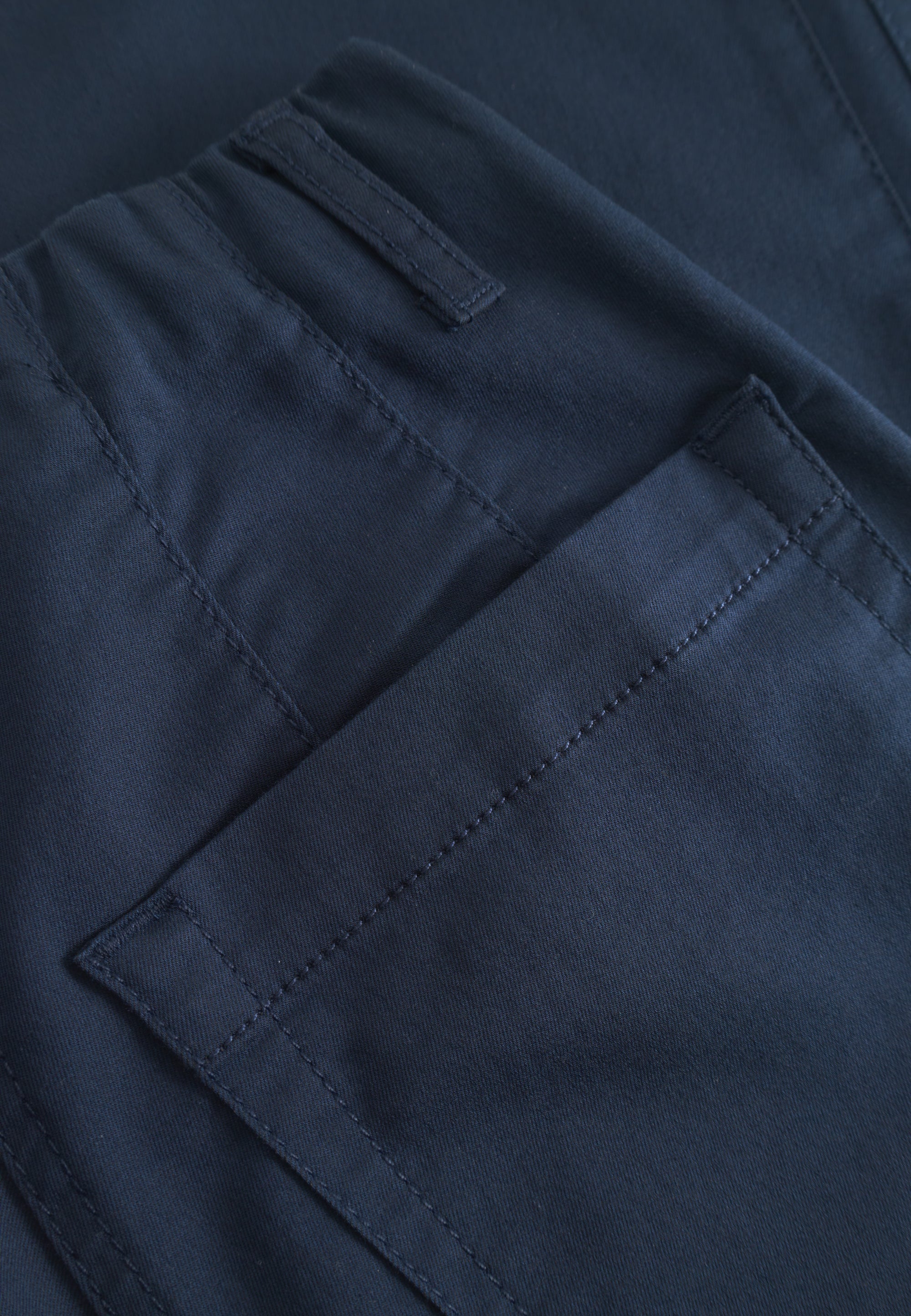 LAURIE Patricia Pure Regular Crop Regular 49000 Navy