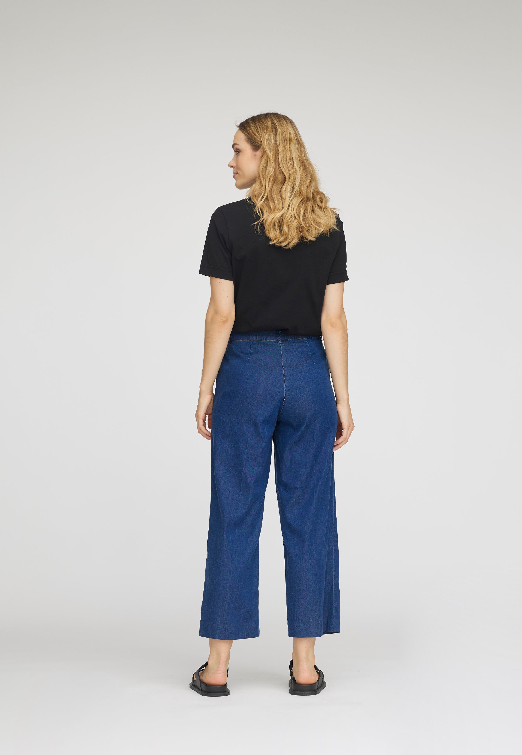 LAURIE Phoebe Loose Crop Loose 44506 Medium Blue Denim