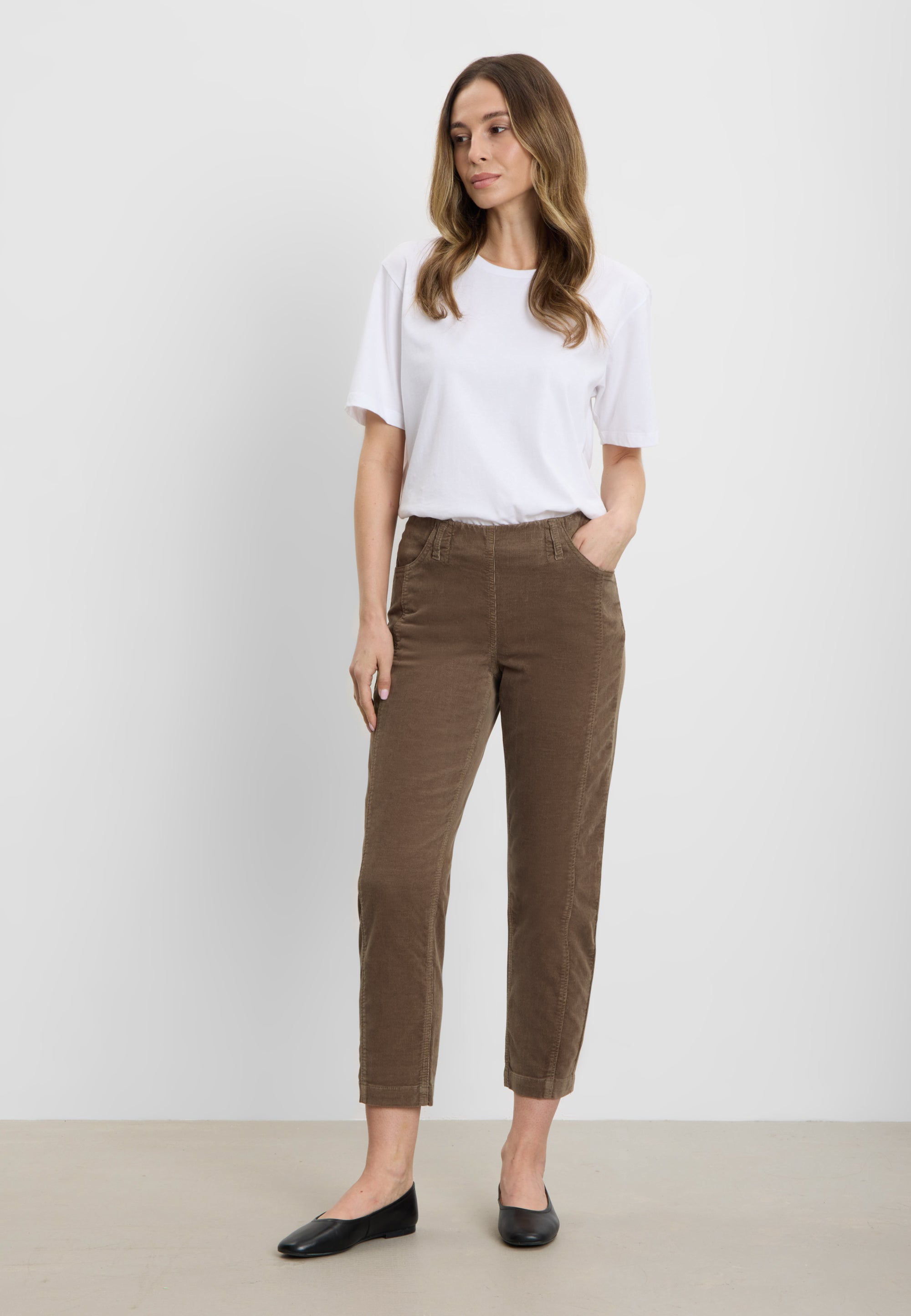 LAURIE Piper Pure Regular Corduroy - Cropped Regular 86000 Sika