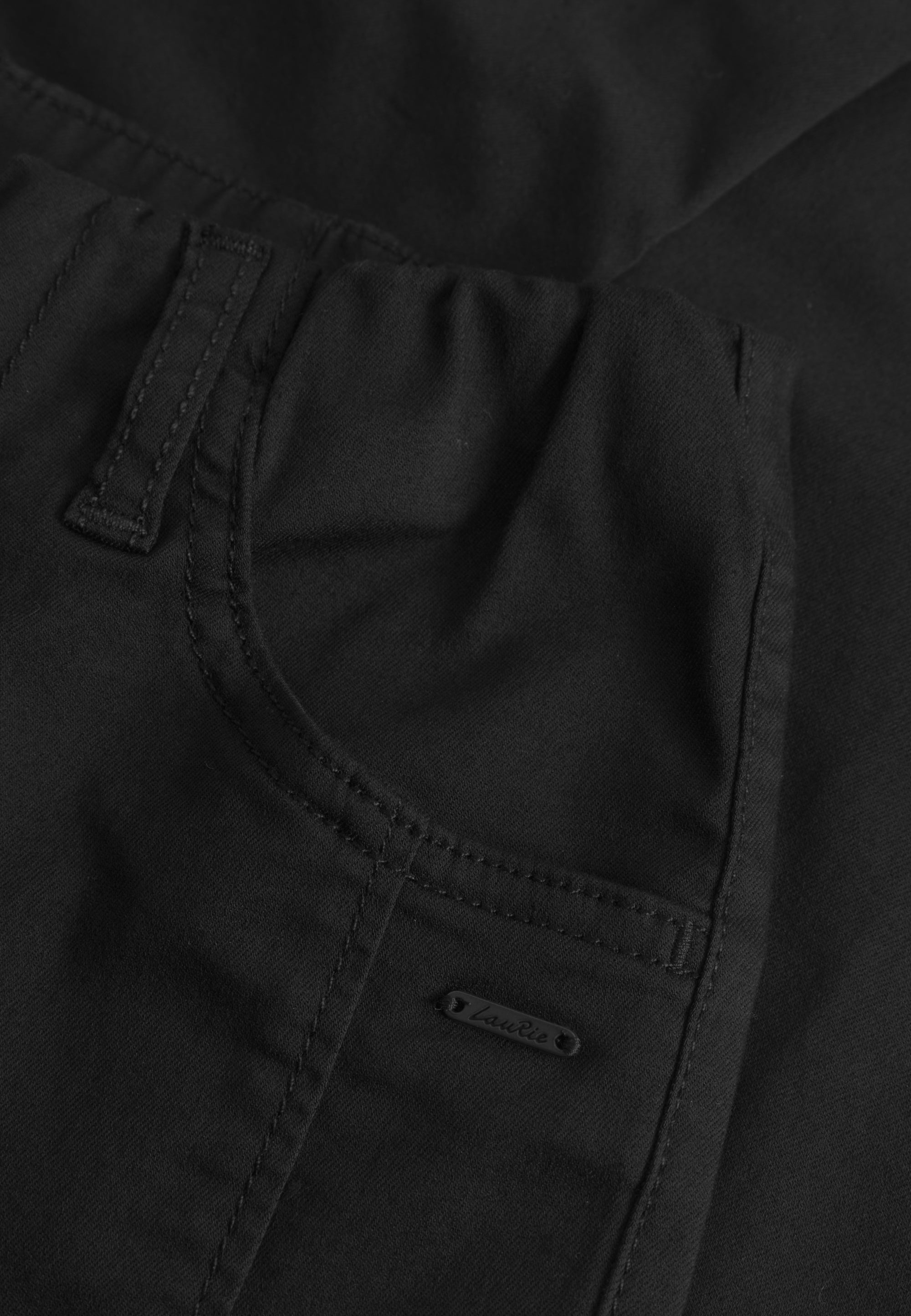 LAURIE Piper Regular Crop Regular 99000 Black