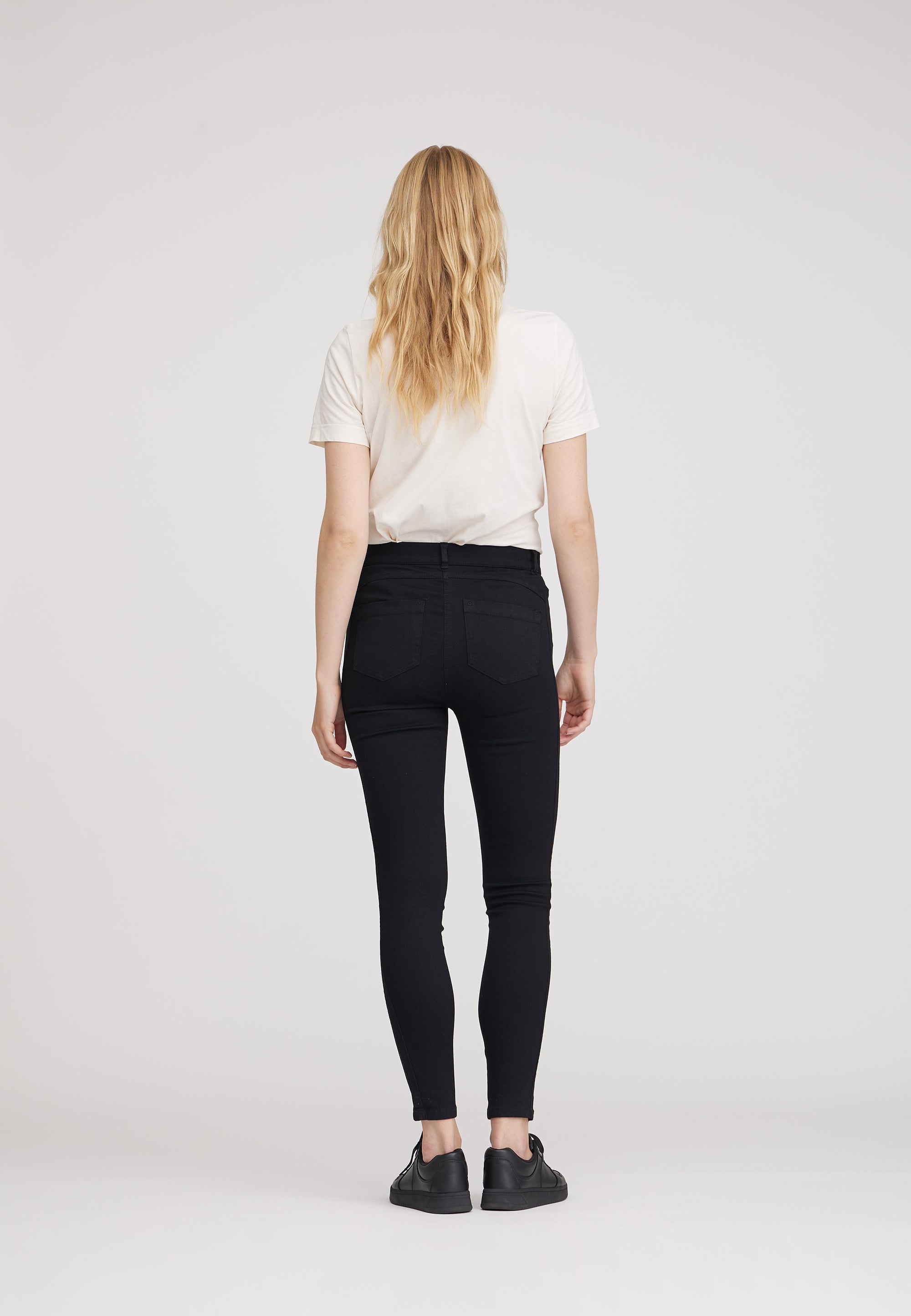 LAURIE Serene 5-pocket Slim - Short Length Slim 99000 Black