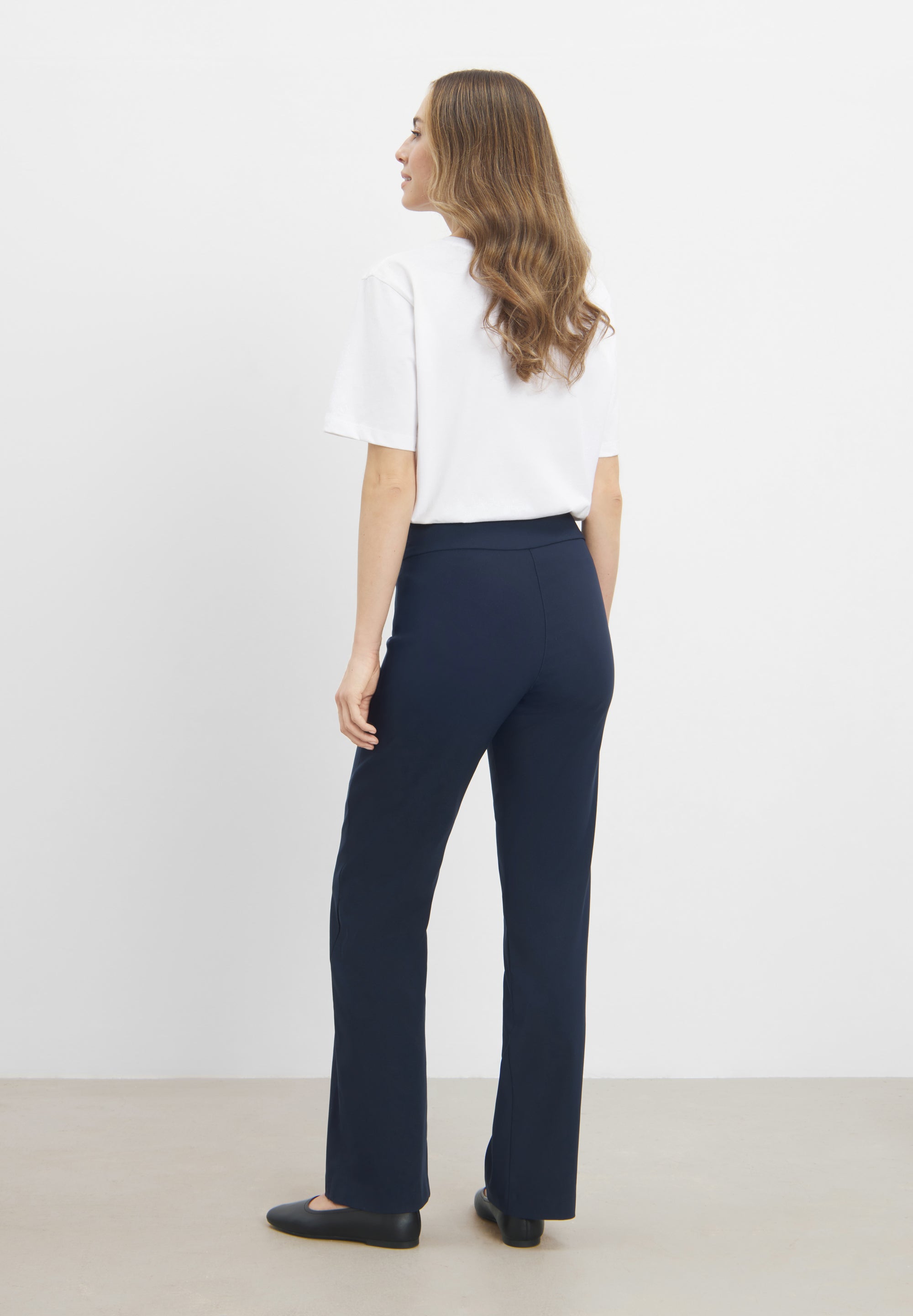LAURIE Thea Straight - Medium Length Straight 49000 Navy