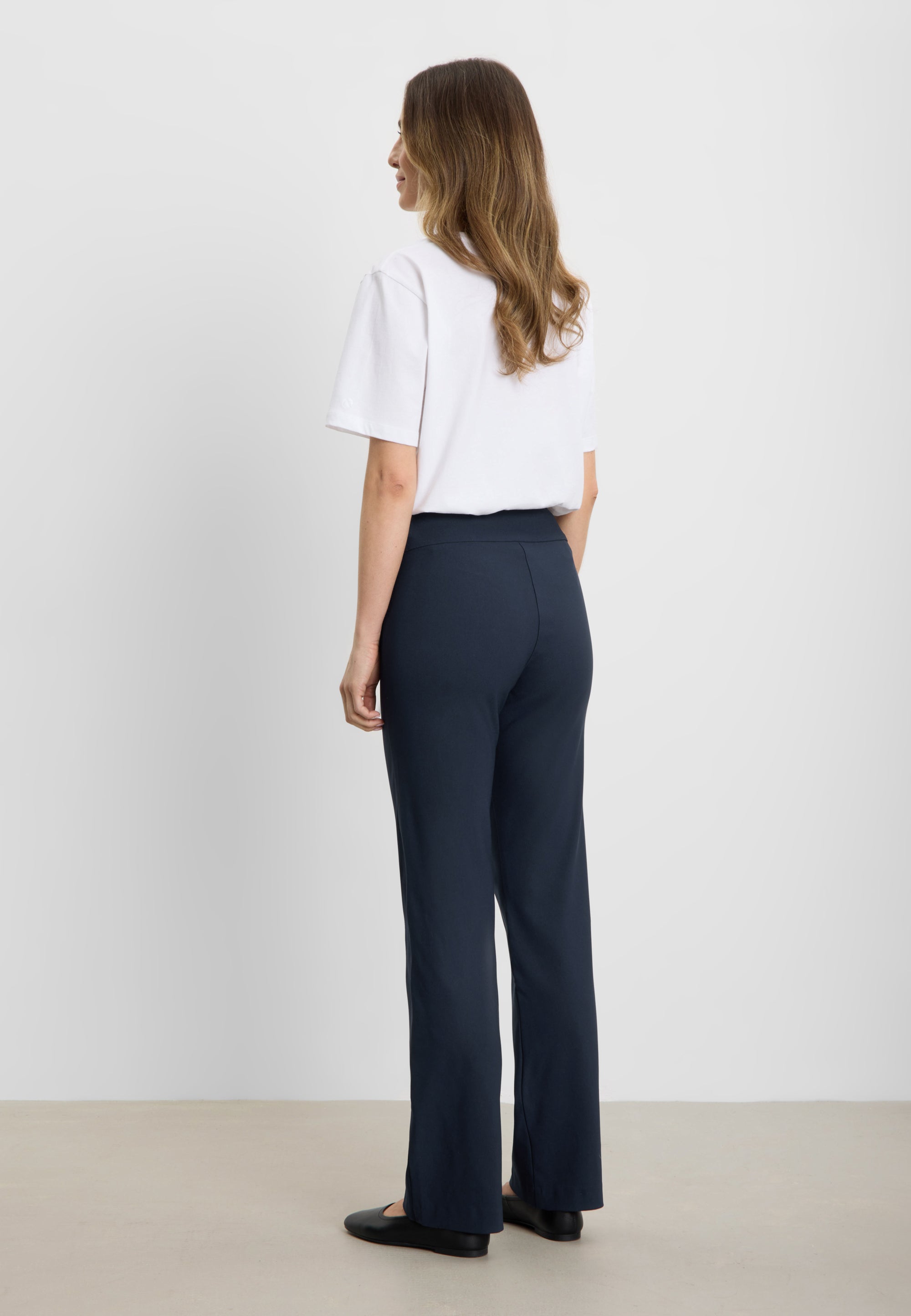 LAURIE Thea Straight - Medium Length Straight 49000 Navy