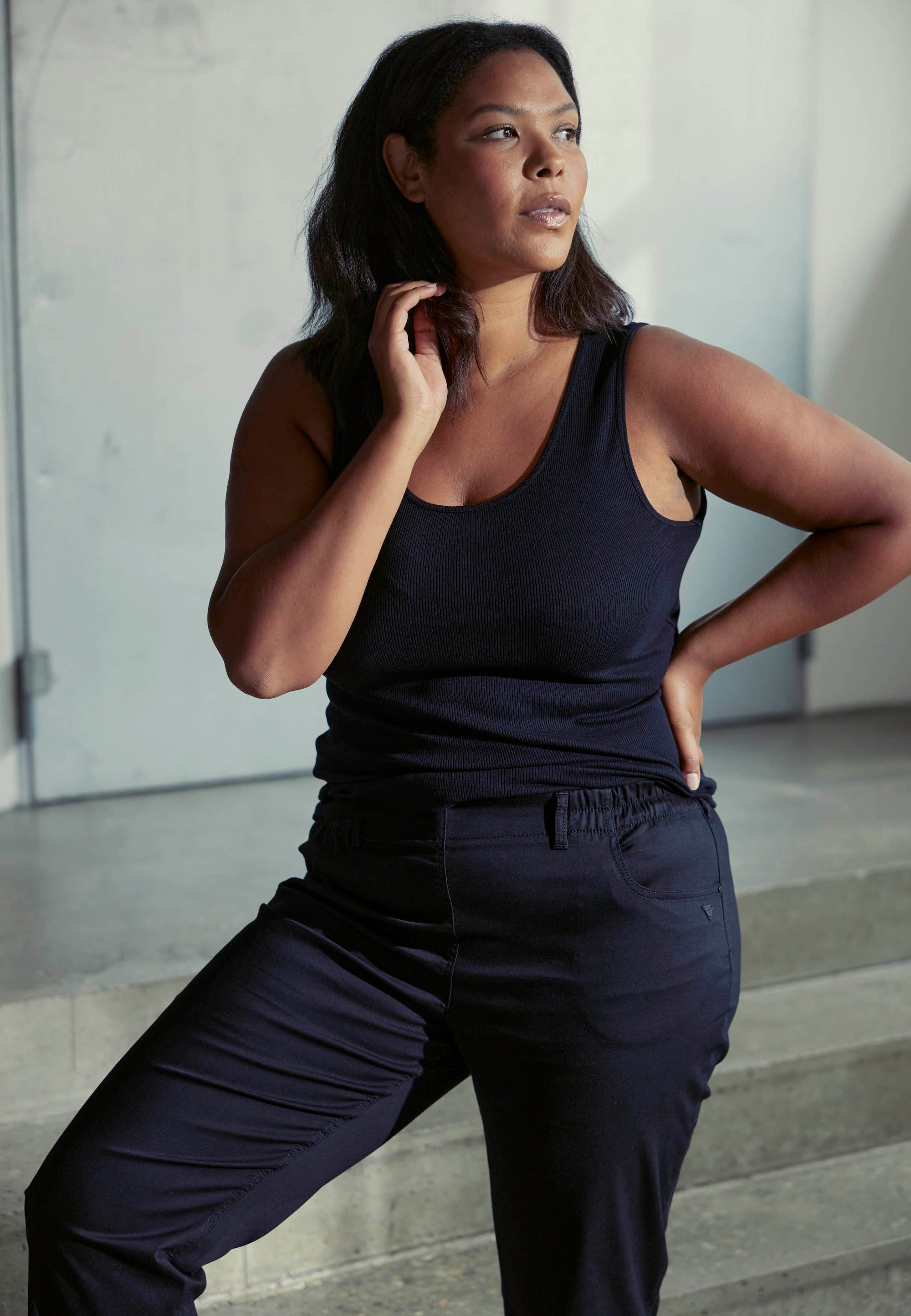 LAURIE Violet Relaxed - Medium Length Relaxed 99000 Black