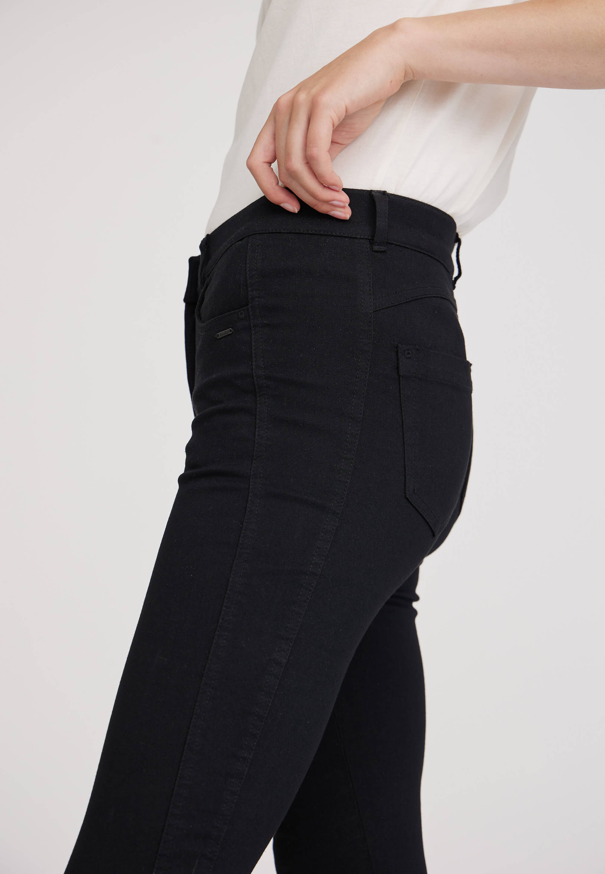 LAURIE Serene 5-pocket Slim - Short Length Slim 99000 Black