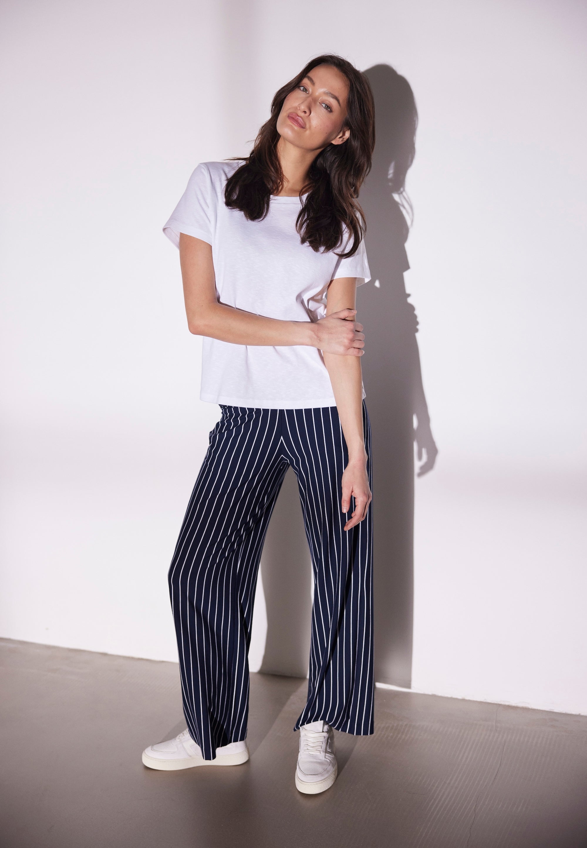 LAURIE Donna Loose Jersey - Short Length Trousers LOOSE 49222 Navy Stripe