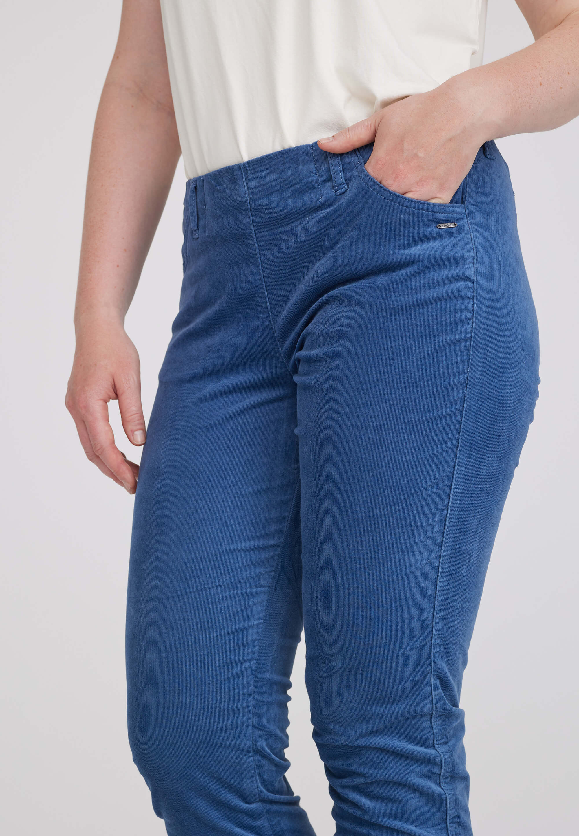 LAURIE Kelly Regular Corduroy - Short Length Regular 47000 Nordic Blue