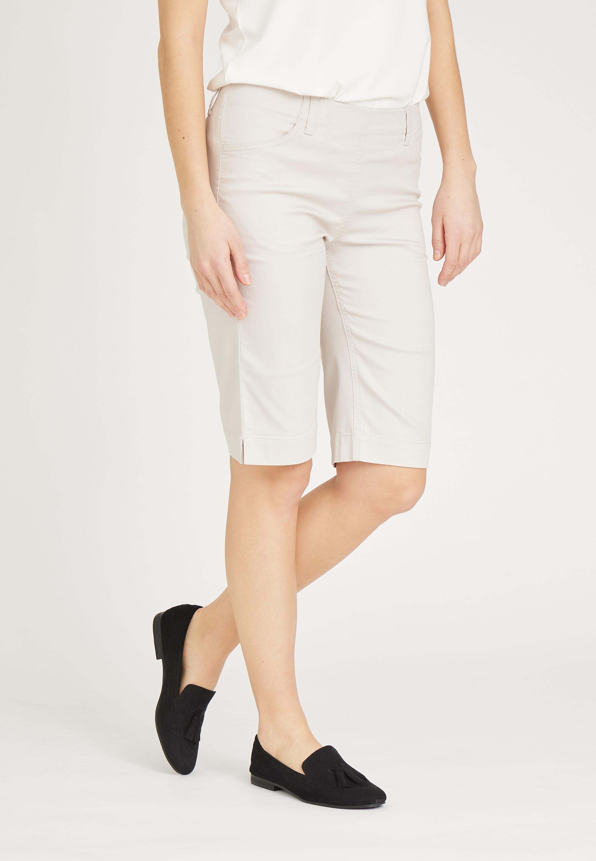 LAURIE  Kelly Regular Shorts Regular 25107 Grey Sand