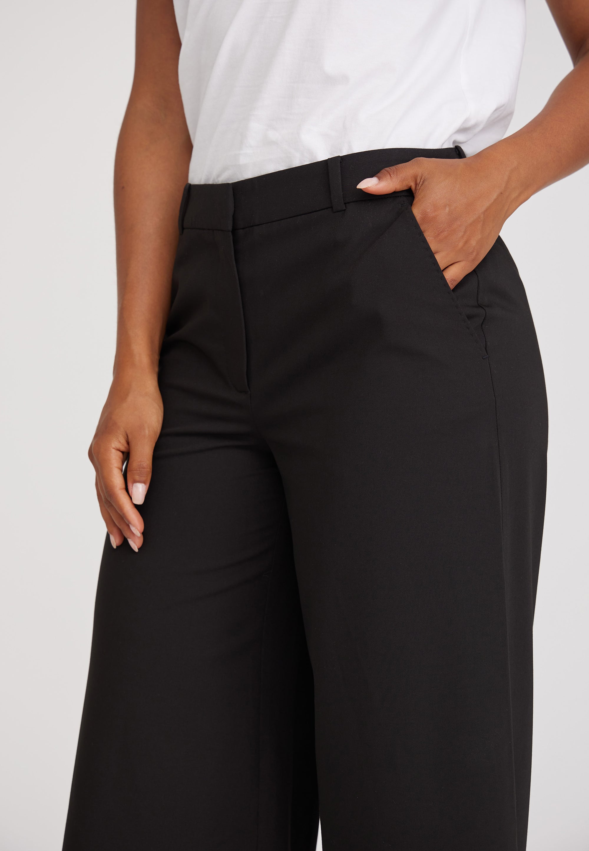 LAURIE Lia Loose - Cropped Loose 99000 Black