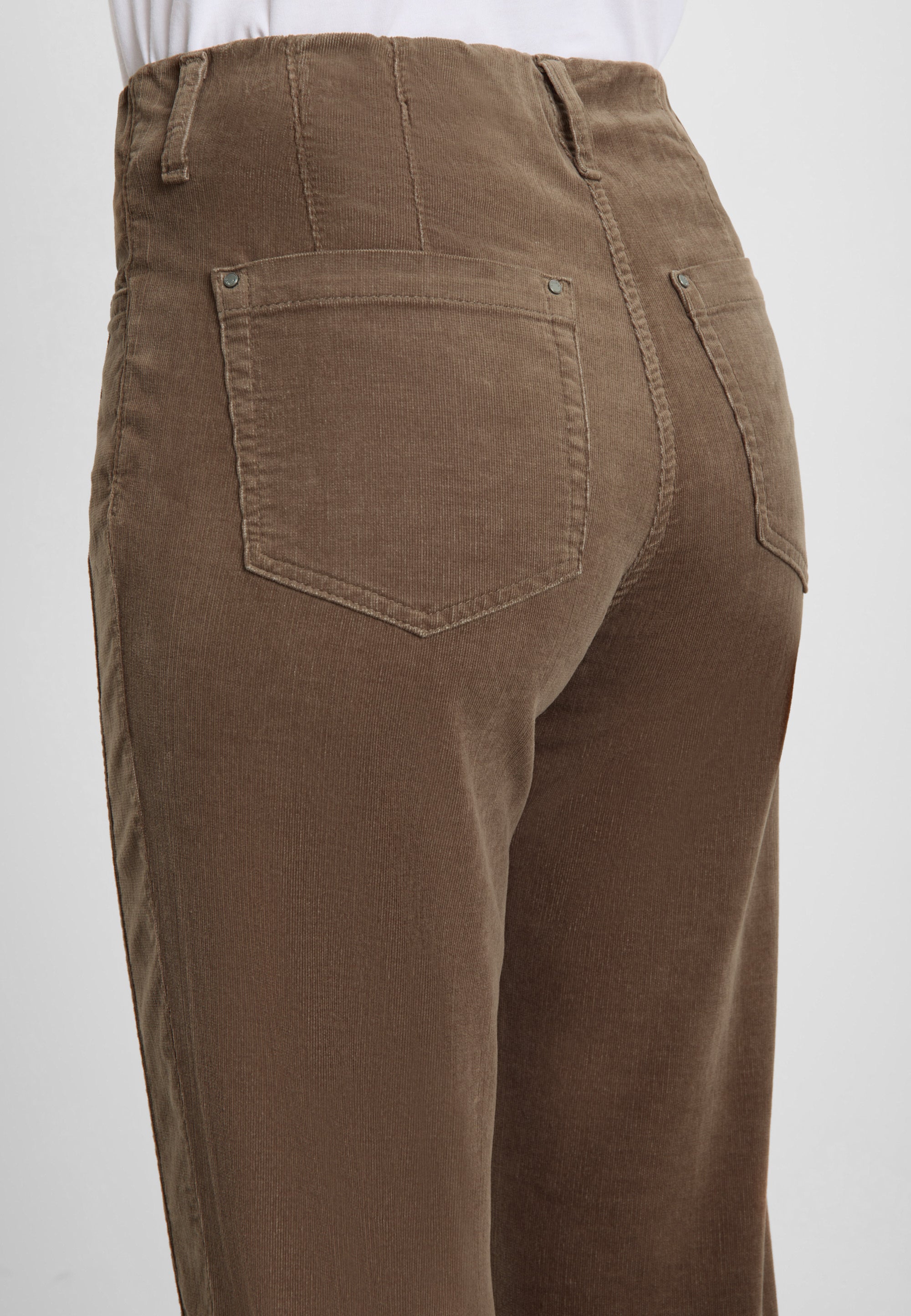 LAURIE Piper Pure Regular Corduroy - Cropped Regular 86000 Sika