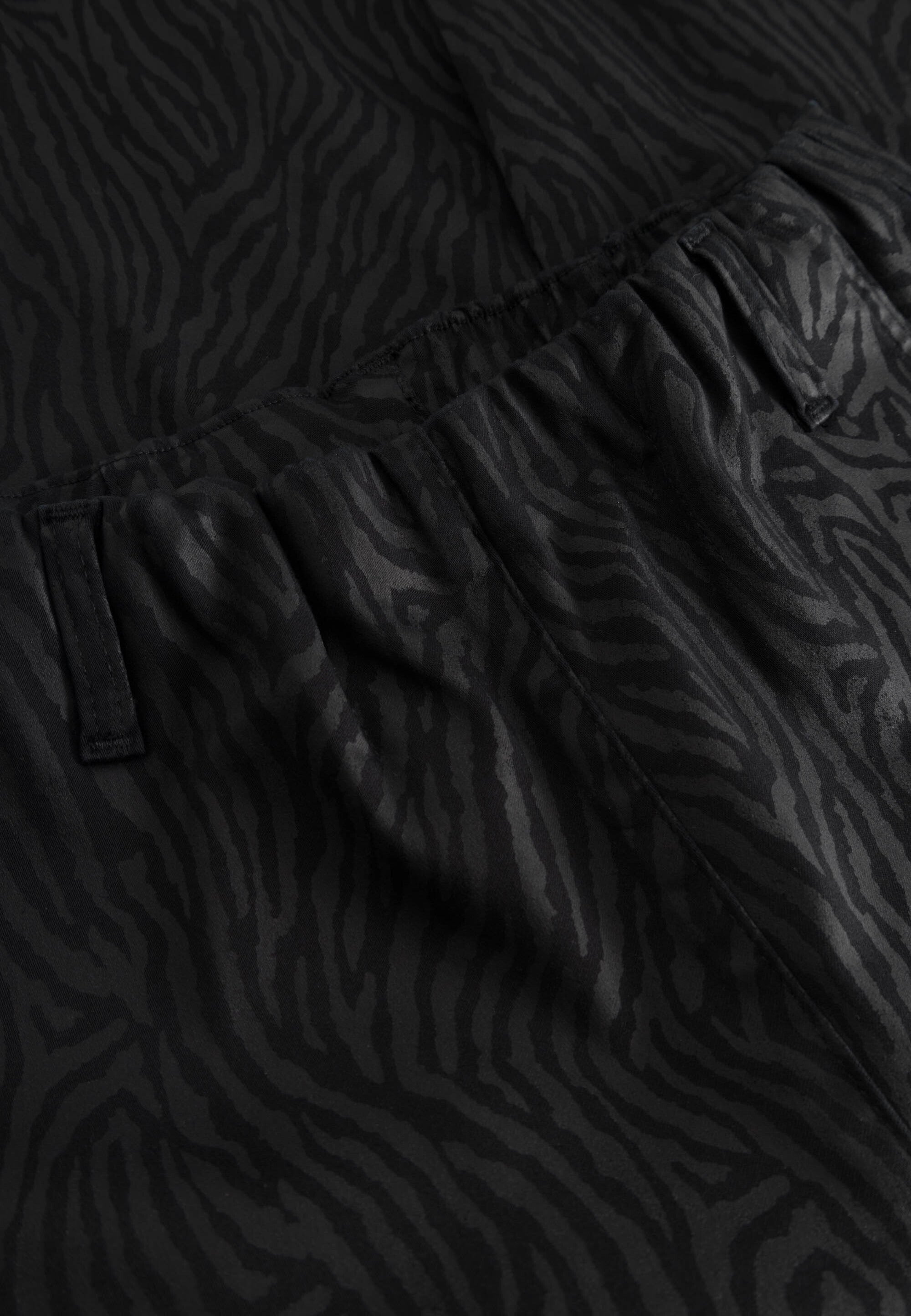 LAURIE Taylor Regular - Short Length Regular 99999 Black Zebra Print