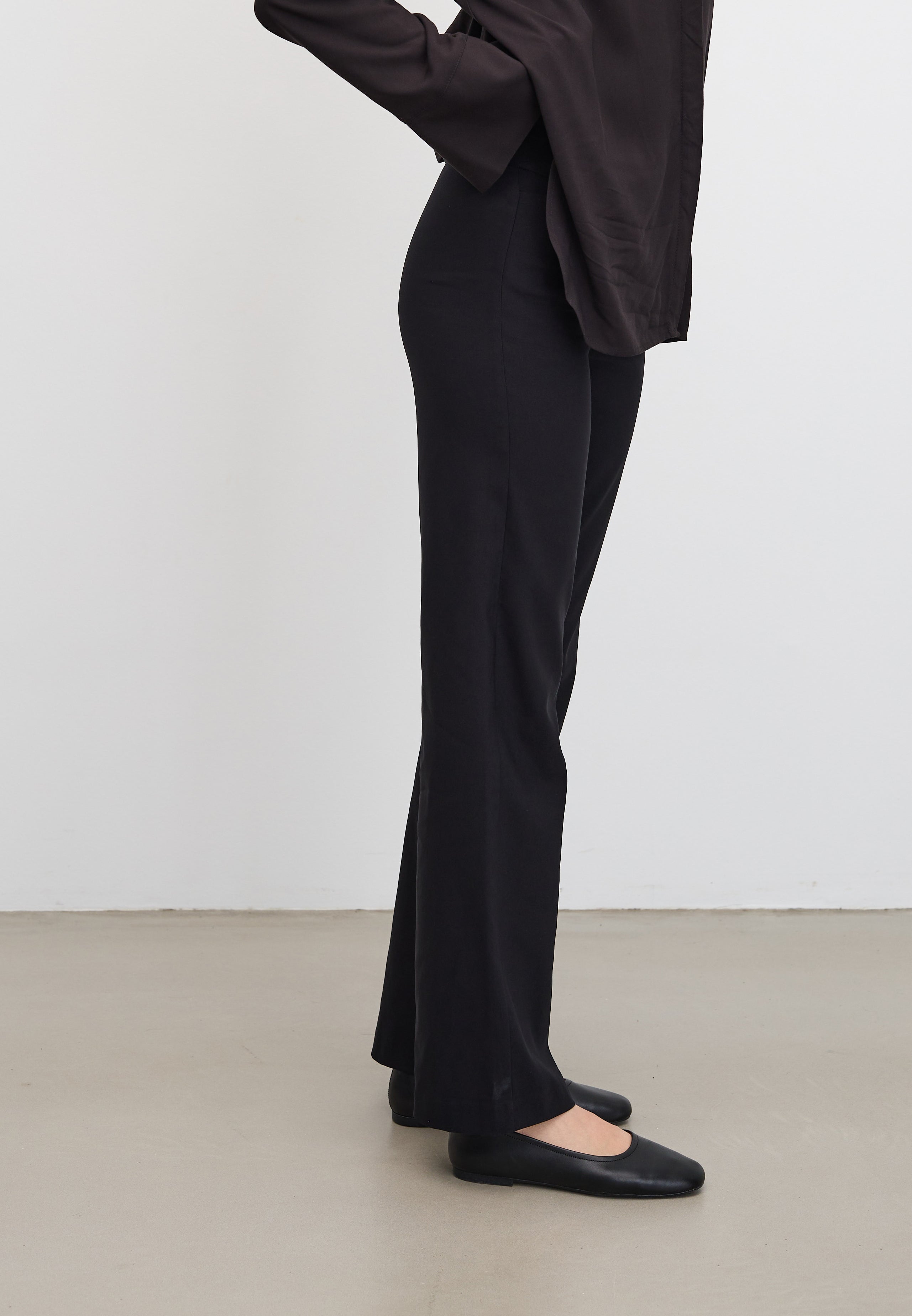 LAURIE Thea Straight - Medium Length Trousers STRAIGHT 99000 Black