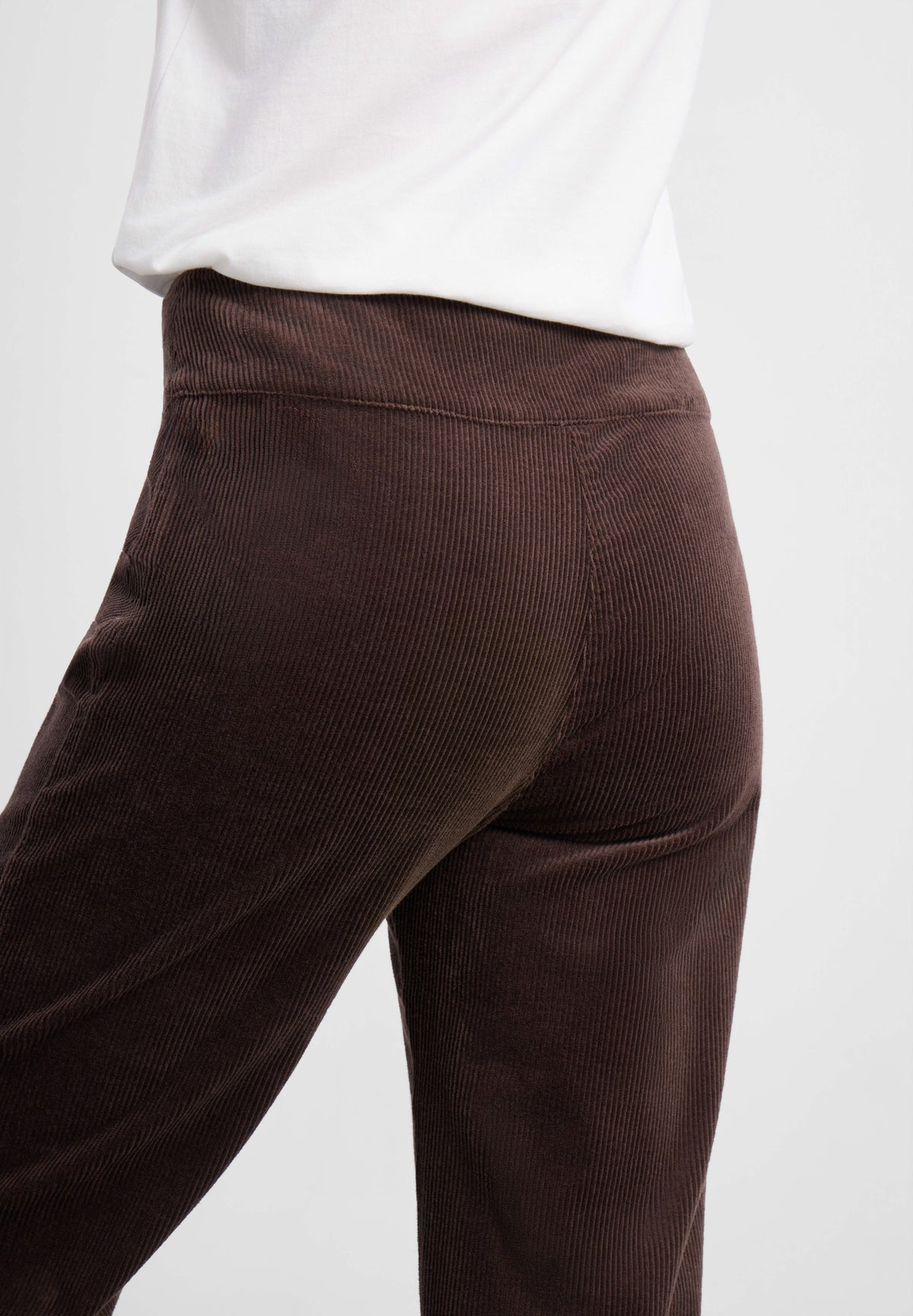 LAURIE Thea Straight Corduroy - Medium Length Straight 88000 Brown