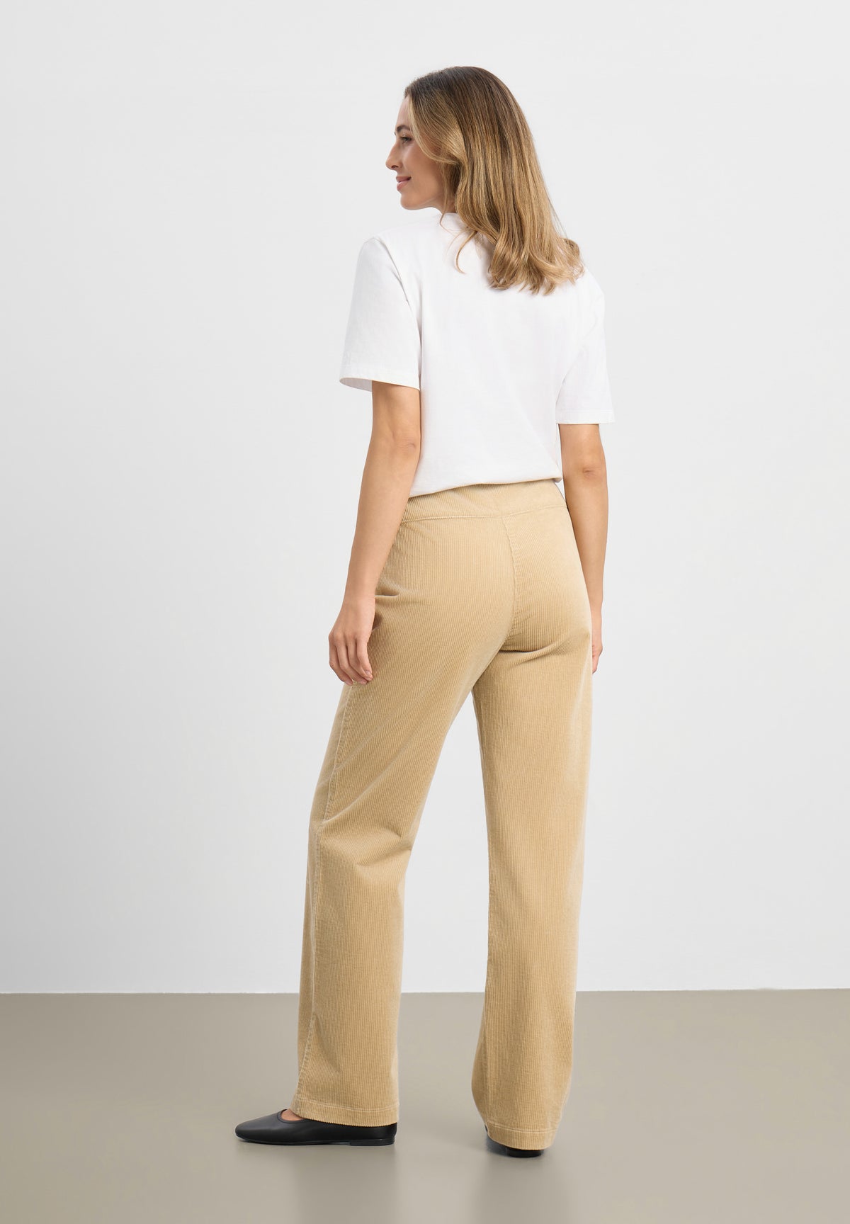 LAURIE Thea Straight ML Straight 28000 Cafe Latte