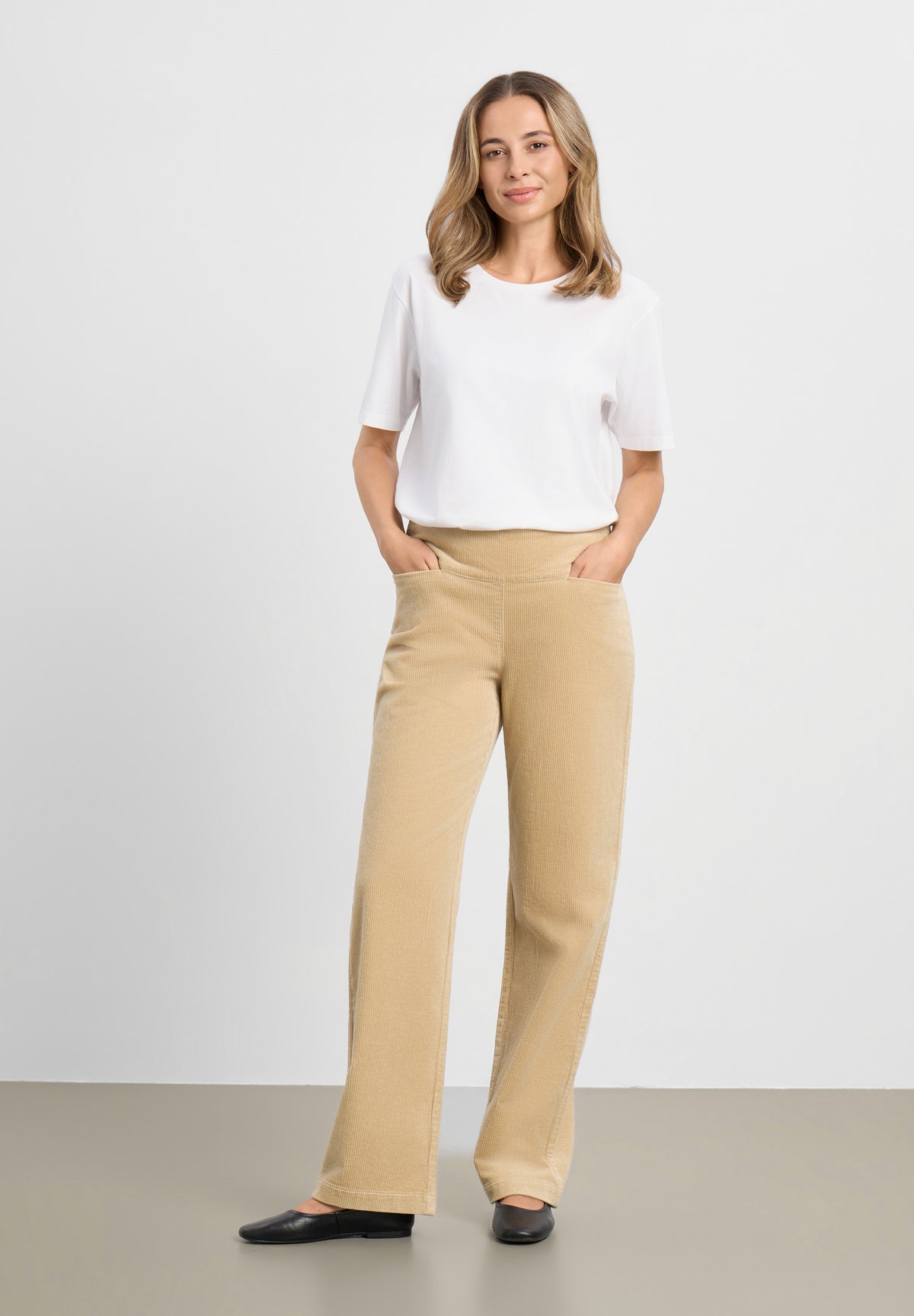 LAURIE Thea Straight ML Straight 28000 Cafe Latte