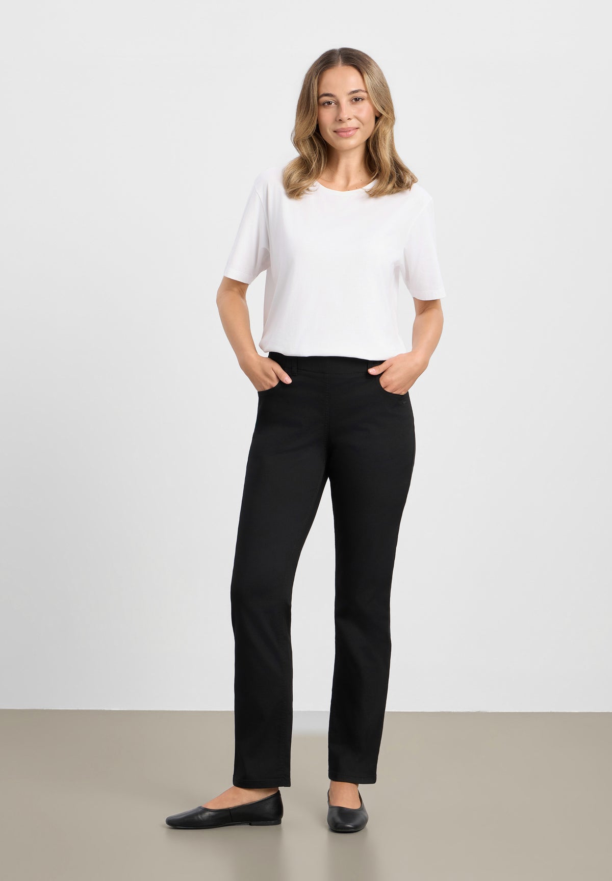 LAURIE Violet Relaxed - Medium Length Relaxed 99000 Black