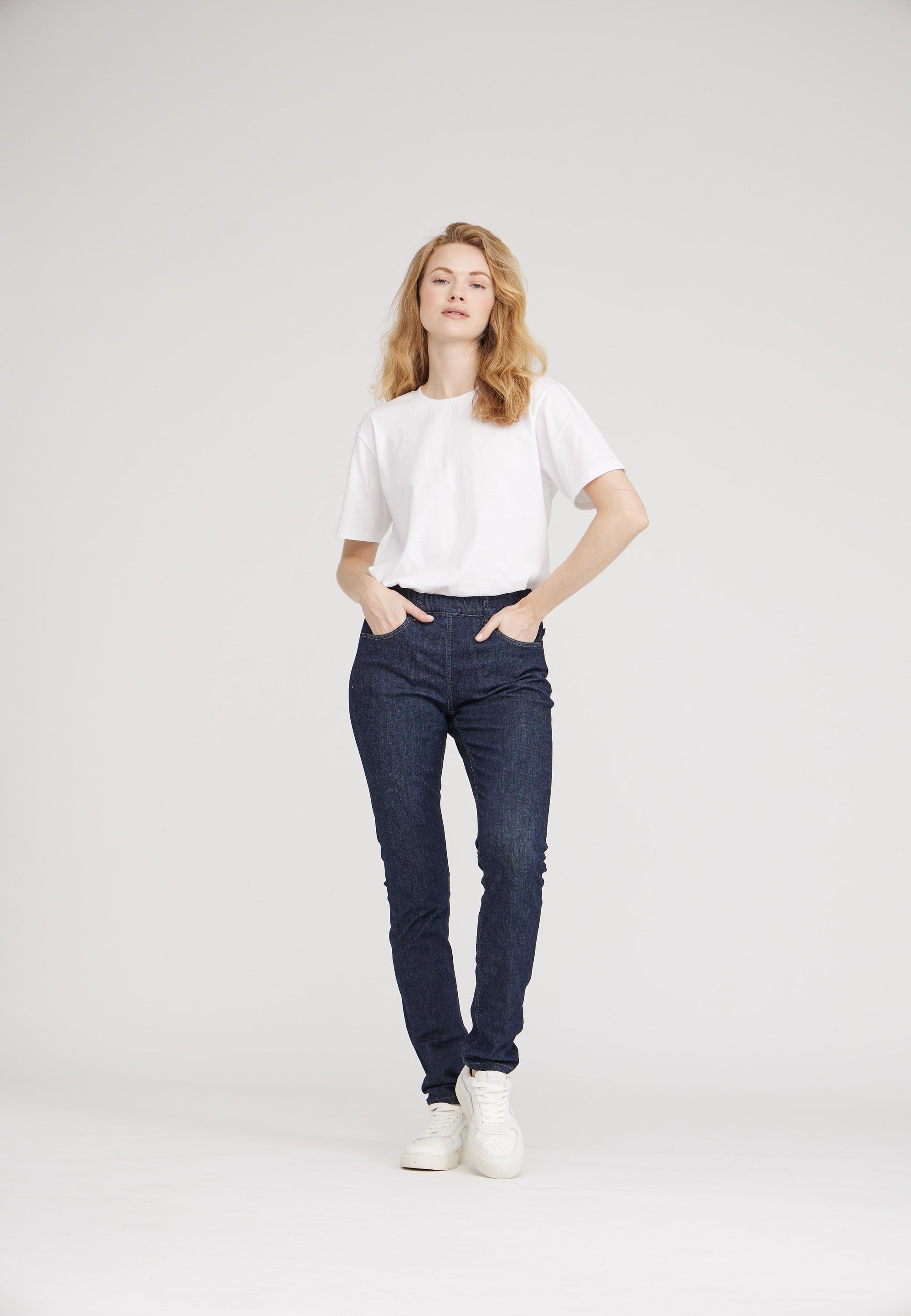LAURIE Grace Slim - Medium Length Trousers SLIM 49501 Dark Blue Denim