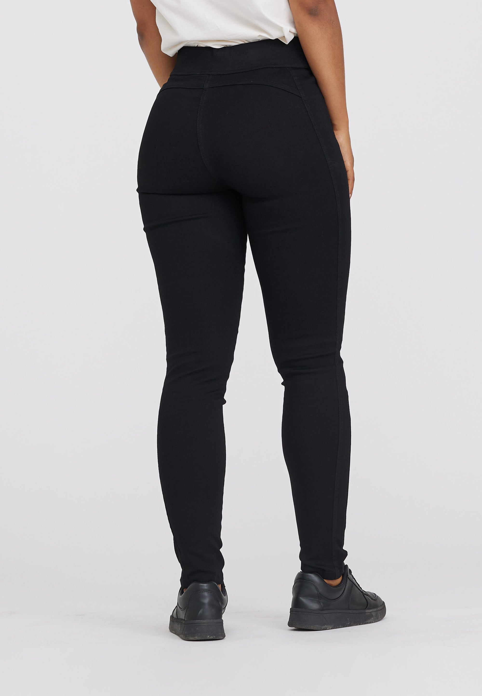 LAURIE Serene Slim - Short Length Trousers SLIM 99000 Black